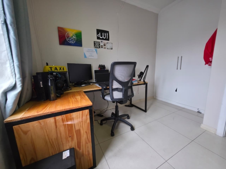 To Let 3 Bedroom Property for Rent in Parklands North Western Cape